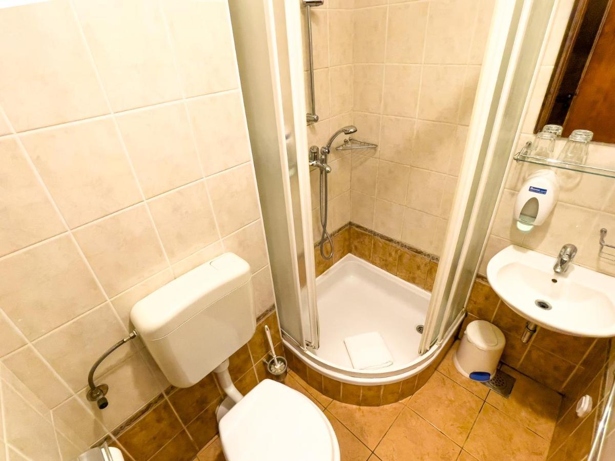 Grand - Premium Rooms & Apartments Selce Kültér fotó